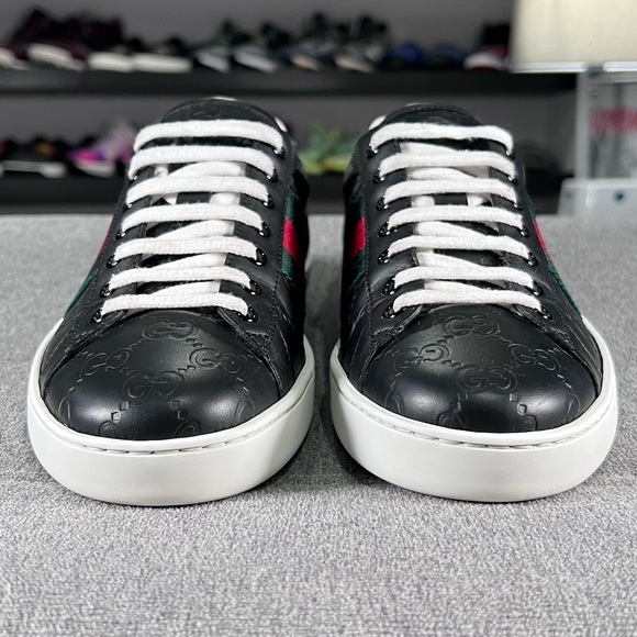 🛑SOLD🛑🐞GUCCI ACE SIGNATURE SNEAKER🐞 - Picture 2 of 9